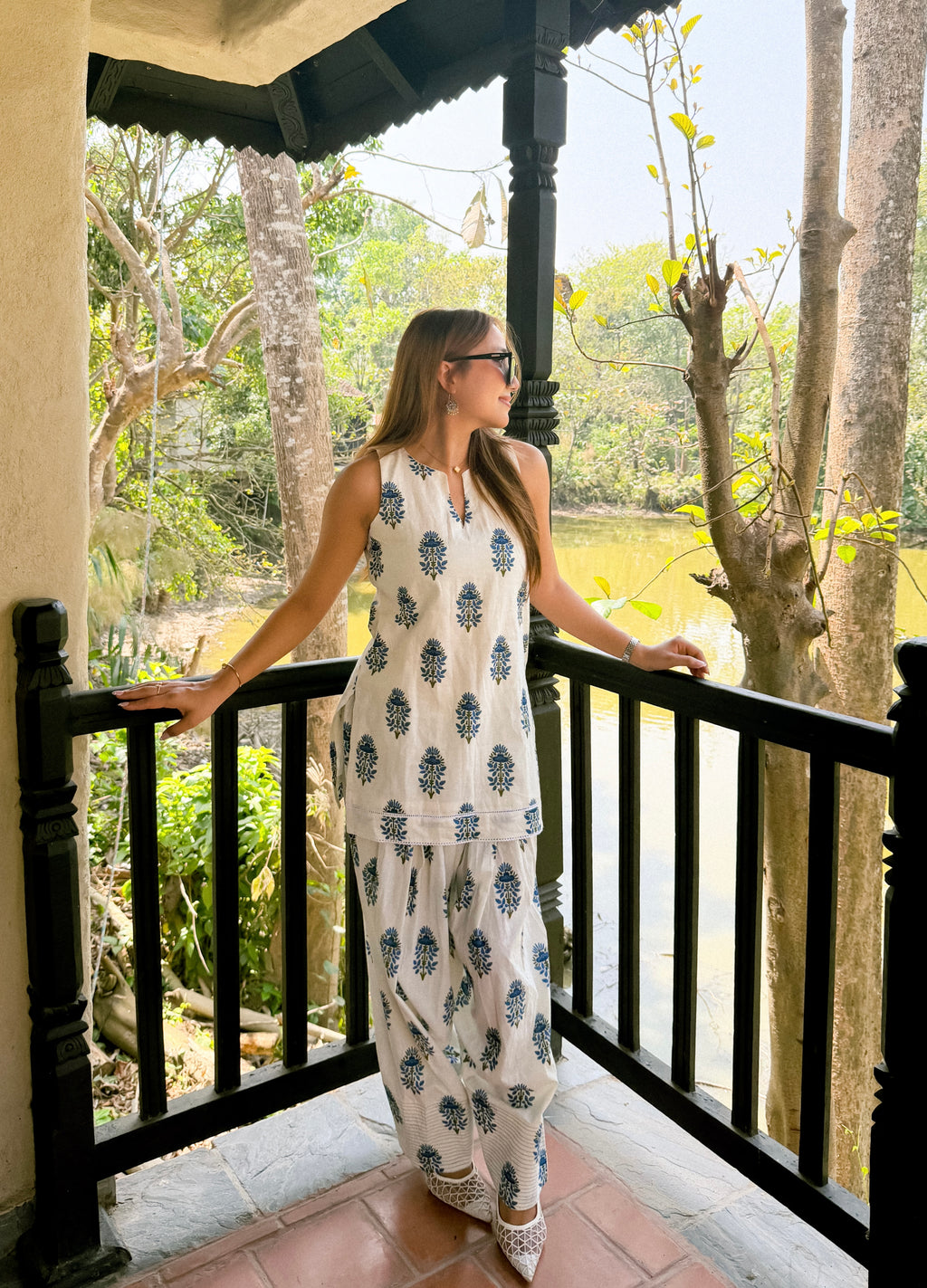 IVORY BLUE BUTA FARSHI SET